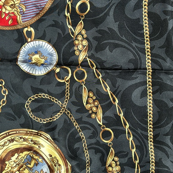 Seta Pura Square Silk Scarf - Picture 5 of 10